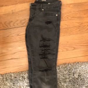 American eagle size 6 black rip jeans